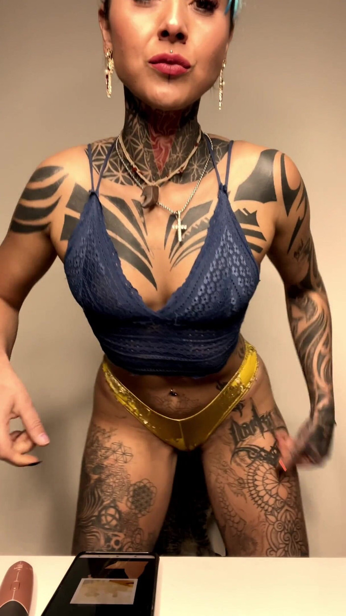 G0lden C0bra: Xxx cosplay