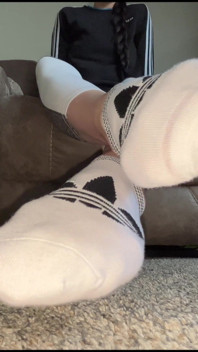 Białe Skarpetki Adidas Ignorują POV