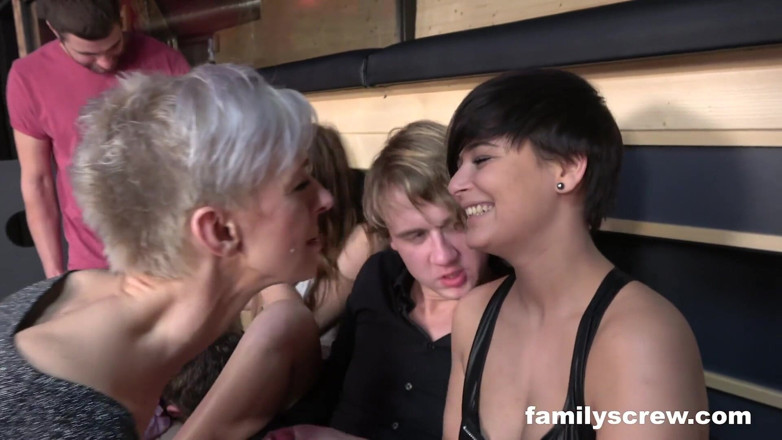 Family Screw: Family Reuniting oleh Familyscrew