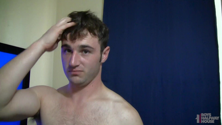 Boys half-way house: Smirking tylko pogarsza