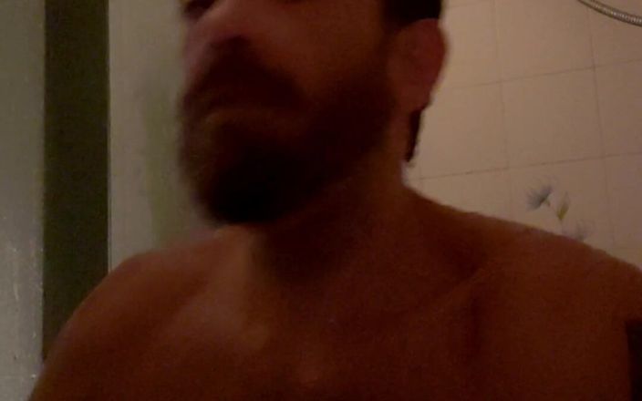 BBIG: Cashmaster - admira el baño de un alfa