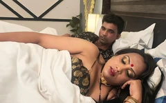 Wielkie cycki indyjska macocha w Sari szorstkich jebana przez pasierba w hindi audio