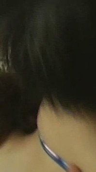 Geile asiatische MILf lutscht tief, bevor sie hart reitet