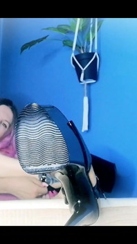 Lady Angela Black Plesers Vaping MILF
