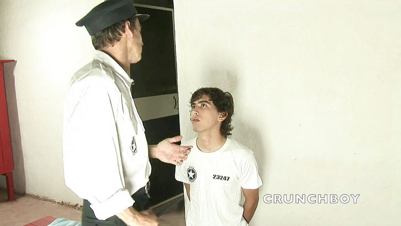 Straight fucking boy in uniform: Yougn straigth prisonne rused dal guardiano