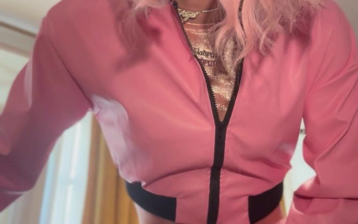 Jessica silk: 딜도를 타는 Jess Silk