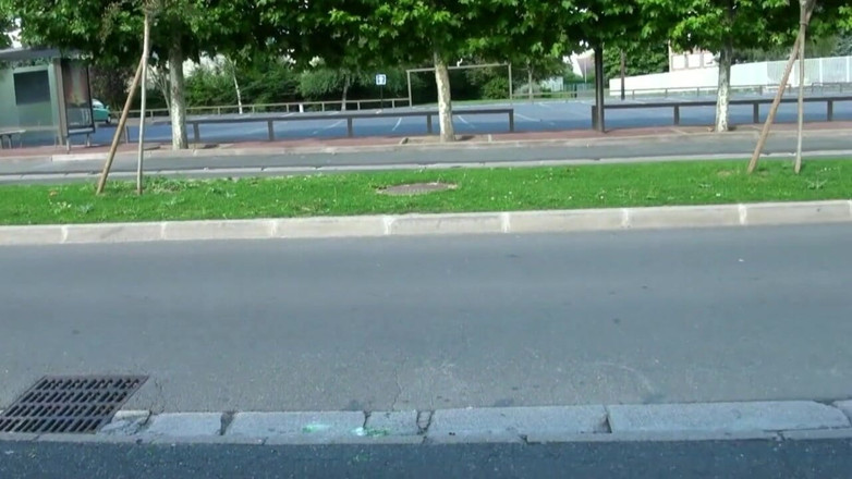 Nude in France: Max ist eingeladen, eine sexy MILf für eine nacht zu...