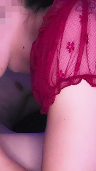Si Dia menjadi sangat basah dan miang dalam pakaian dalamnya, tidak dapat membantu tetapi meninggalkannya creampie malam ini!