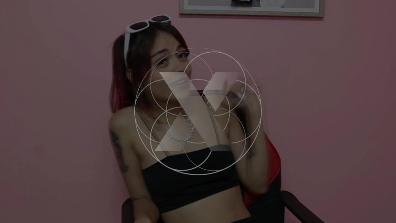 X Live Community: Ateşli hatun arkadaşına sert gırtlağına kadar sakso çekiyor