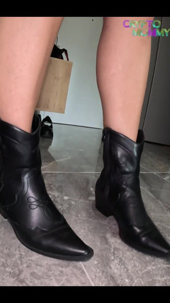 Crypto Mommy: Verbringen Sie jeden Tag mit einer Cyber-hure