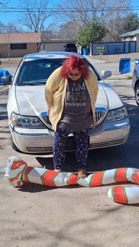 La Bella E Grossa Infermiera Vicki Schiaccia Questa Caramella Bollente