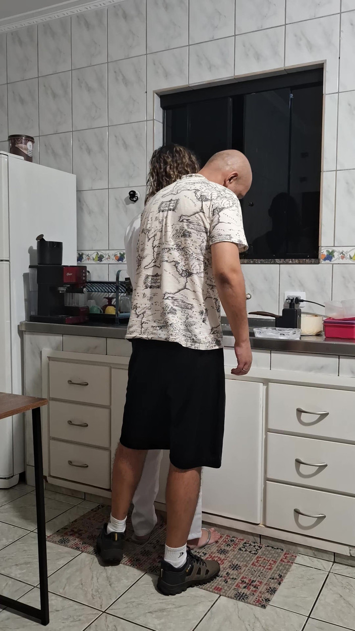 Victor SweetCoupleStories: Služka byla ošukaná do zadku v kuchyni při mytí nádobí