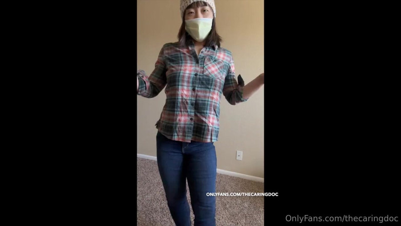 The Caring Doc: Тобі подобається, коли тобі розповідають, як дрочити? Тоді у мене є відео для вас