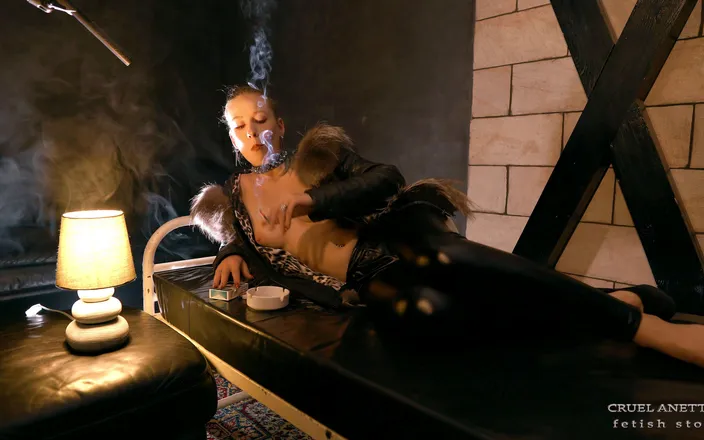 Cruel Anettes fetish world: Smoking in the chilly room