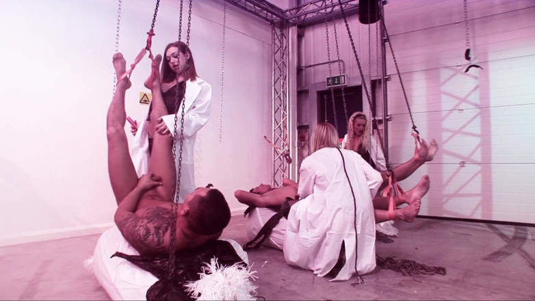 Bondage Sling: Pesta seks yang sangat kotor dan nakal dengan pelacur yang...