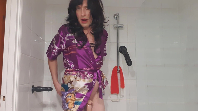 SissyVanessaslut: Gioca in bagno