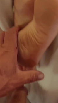 Bionda matura amatoriale gode di giochi di sesso nudo e posa