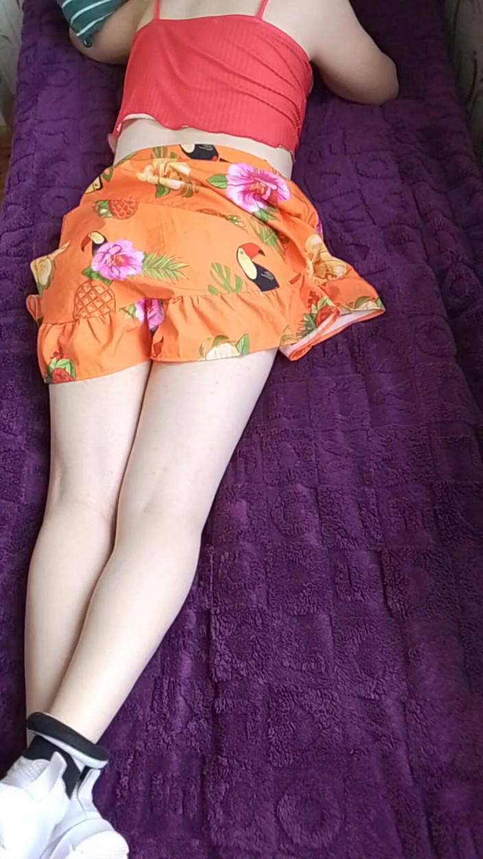Kitty_Cross: Hot Femboy Bed Time Just Wants a Good Partner Next...