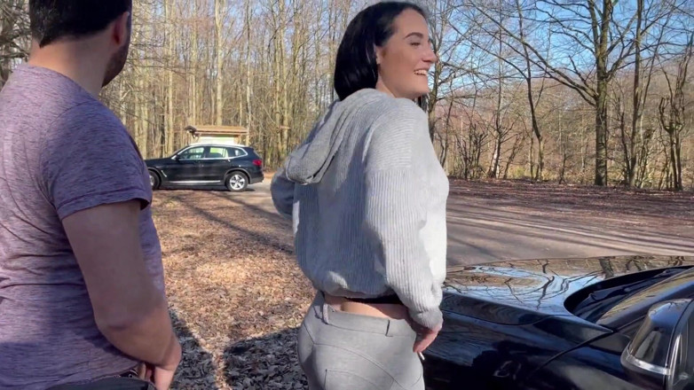 German Fuck Girls: Fuck! Mitten Auf Dem Parkplatz Beim Fremdfick Erwischt!