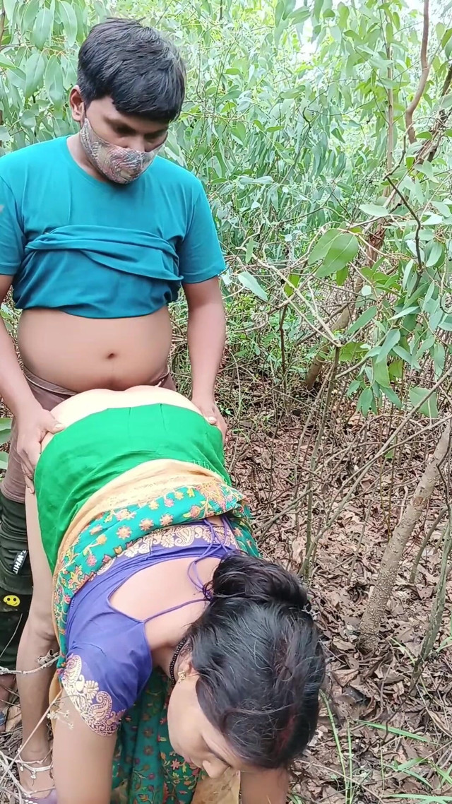 Sexy Bhabhi U. Took Me to the Liptis Garden and Fucked Me (Pooja's bf) Sexy Bhabhi U. Took Me to the Liptis Garden and Fucked Me (Pooja's bf)