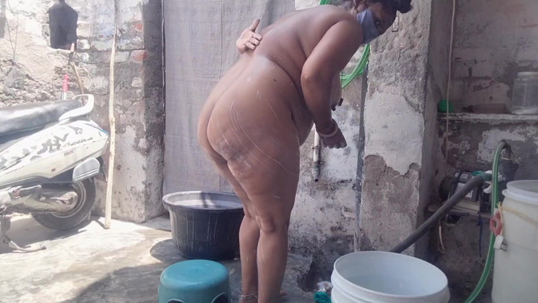 Yourgeeta8899: Vídeo quente de indiana enquanto toma banho