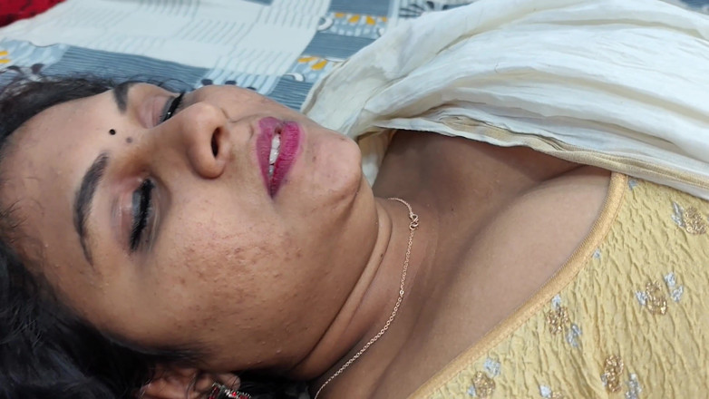 Vaigavarun45: Kerala Malayali coppia pompino e leccata di figa in Kerala...