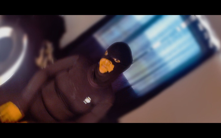 PABLO N3GROBAR: Máy hút nước cổ họng Colombiana đeo mặt nạ hoành tráng