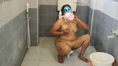 Desi Homemade Videos: 德西熟女大胸部阿姨在浴室洗澡