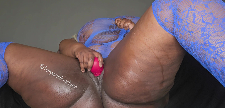 Tatyana Lundynn: Human Super Soaker