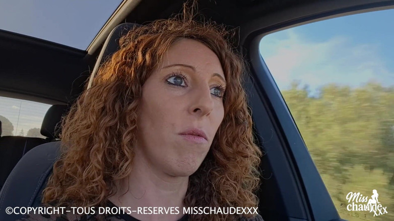 Misschaudexxx: misschaudexxx, main apne men ek arachan gend chipka deta hoon