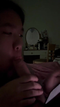 Používám Telefon a Starám Se O Velký Penis Svého Přítele
