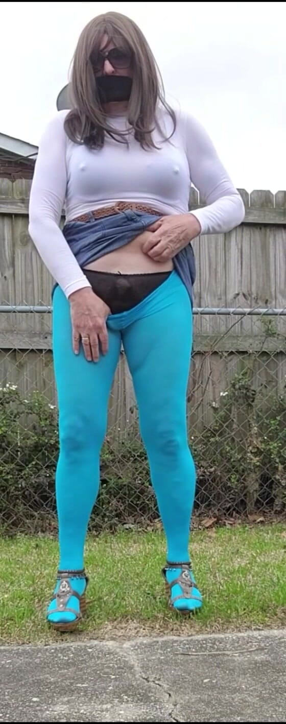 Autoerotic: Travesti à l’extérieur. Je me sens partout.