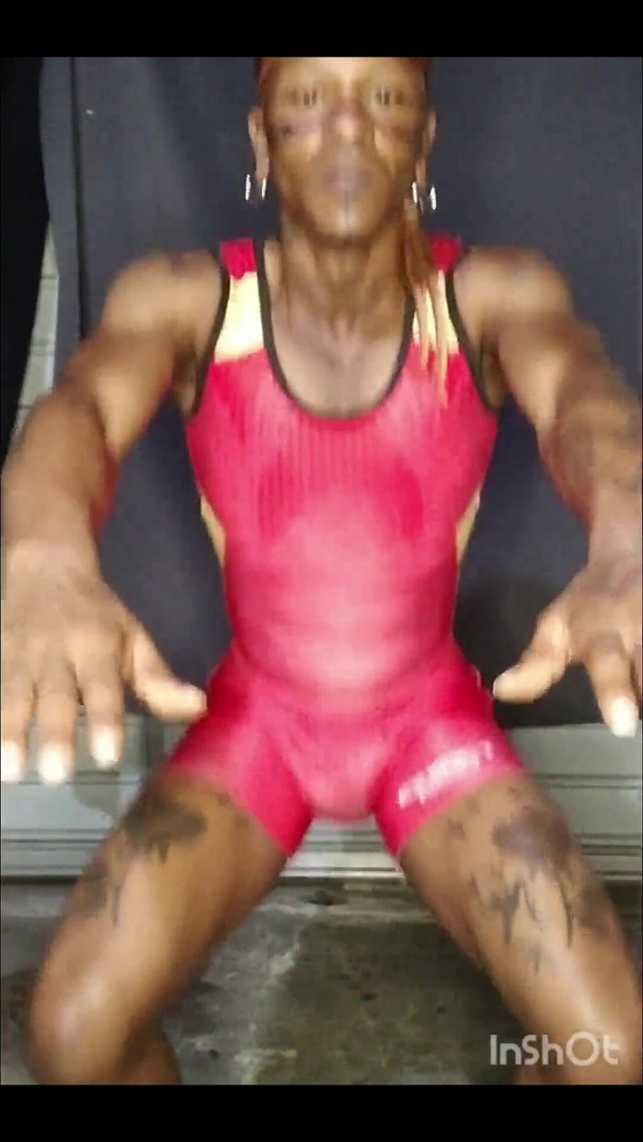 Batbunz: Senaman singlet merah