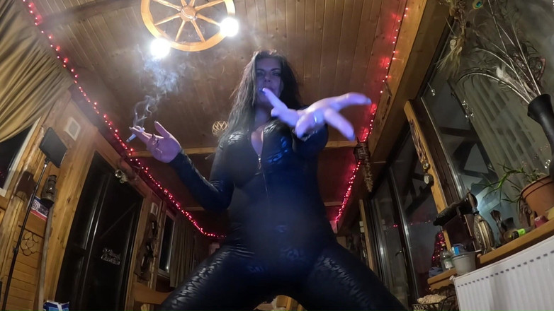 MilfyCalla: オーベイ・マイ・ティッツ - ヴァンパイア・グーニングJOI レザー&スパークリング・クローズ