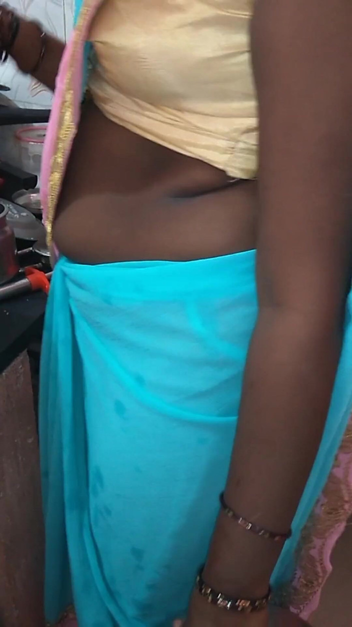 RenuRaj: Massage à l’huile nuru de Renu, MILF desi tamoule, baise en...