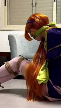Damsel legată Daphne Blake