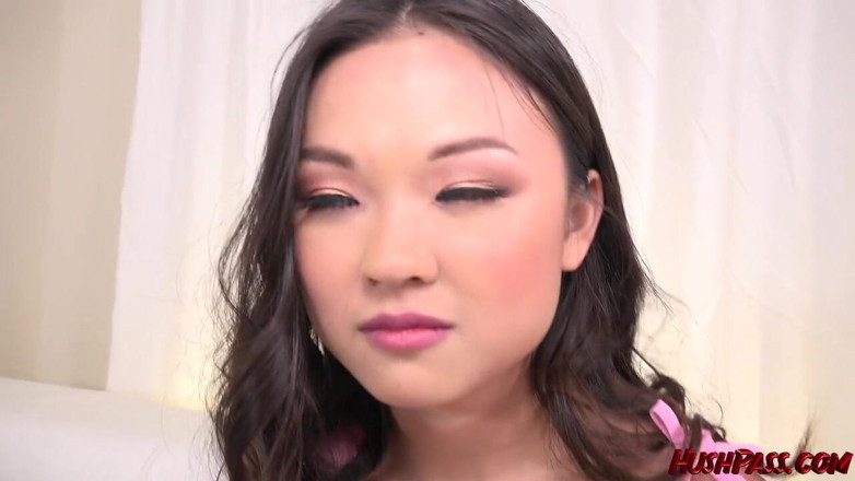 Hush Hush Entertainment: Lulu Chu, Adorable Asiatique, est sassy et prête à baiser
