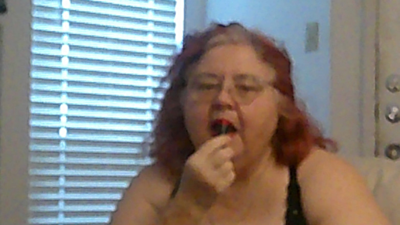 BBW nurse Vicki adventures with friends: Vicki Si Suster Semok Rambut Merah Lagi Ngomong Sama Kamu...