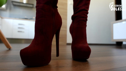 Czech Soles - foot fetish content: POV gigantyczna stopa i ale miażdżąca