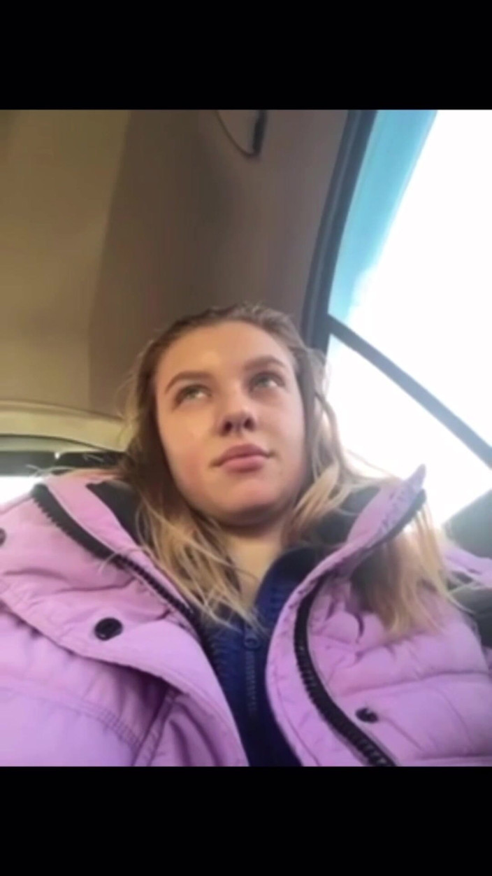 JuiceLussie: Blonde Girl Masturbate and Vibration in the Taxi
