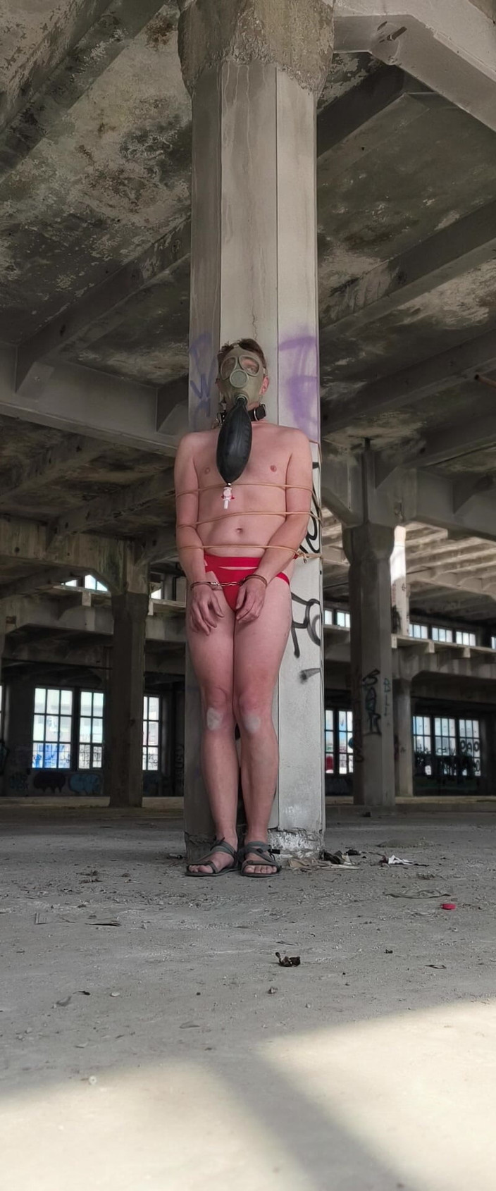 Vlakik SM: Urbex防毒面具呼吸玩