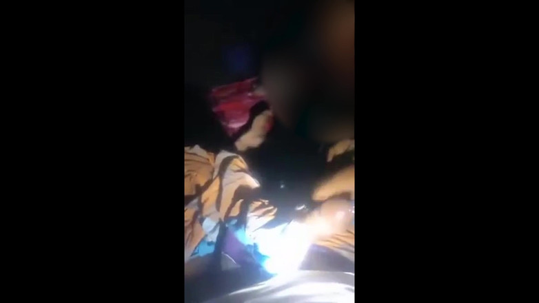 Parihema: सौतेली मम्मी सौतेले बेटे को लंड चुसाई देती है