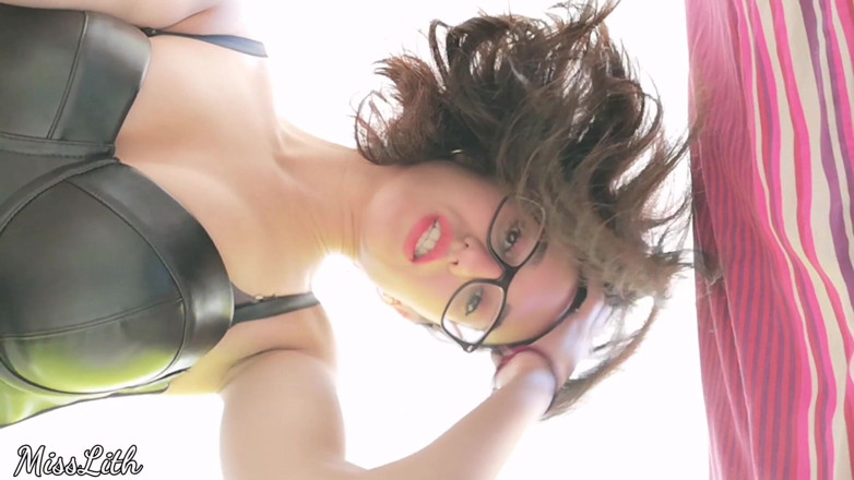 Miss Lith Domina: 내 엉덩이에 미친