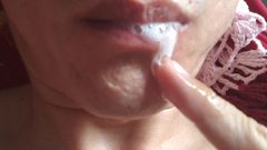 Straight Daddy Club: Вкусный!! Гетеросексуальный паренек ест его собственную порцию спермы