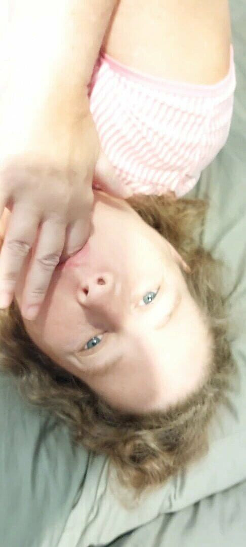 Beatniq: 白BBWは朝食にチョコレートBBCプロテインシェイクを楽しんでいます