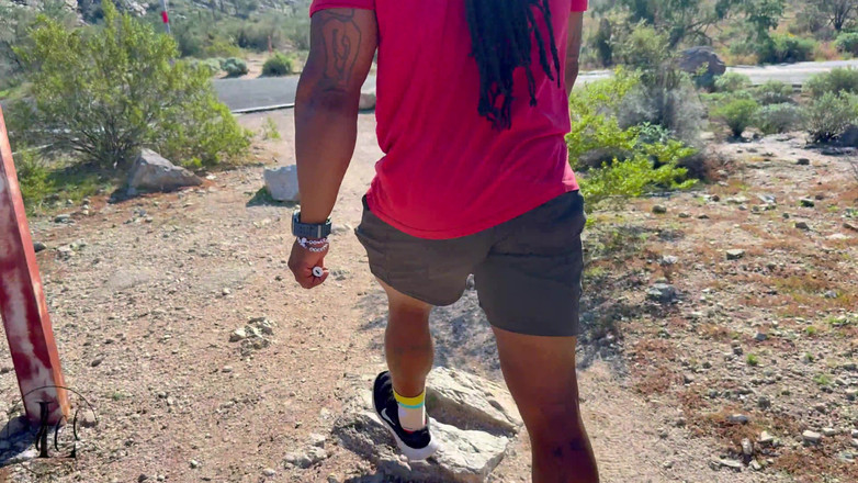 LyricsWay: エボニーカップルが新鮮な空気とポルノスターをハイキング