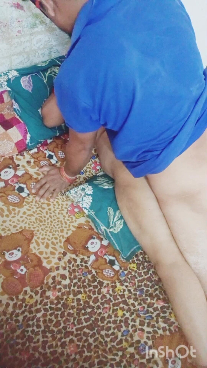 Bed: India ama de casa en videos