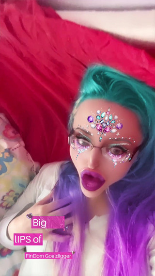 FinDom Goaldigger: Big Lips Are Perfect for Woman