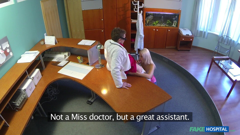 Fake Hospital: Fake Hospital - Sexy Blonde Sucks a Doctor Cock Before Getting...
