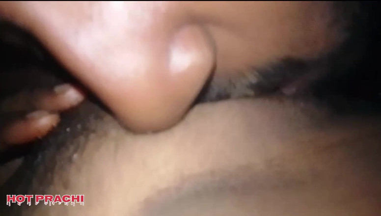 Hot prachi: Bhabhi Holi Prachi yang gembira berkongkek 